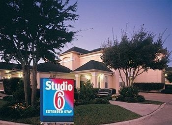 Quality Inn And Suites Dfw North1