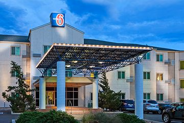 MOTEL 60