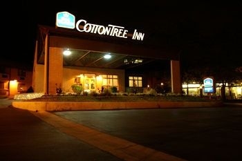 BEST WESTERN COTTONTREE INN0
