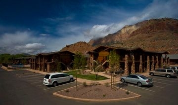 Cable Mountain Lodge2
