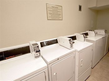 LaQuinta Inn & Suites Virginia Beach0