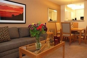 Oakwood At Archstone Elliott Bay Hotel0