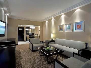 CROWNE PLAZA1