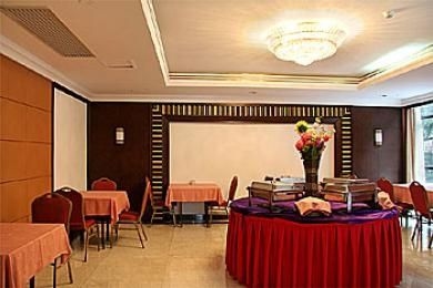 King Court Hotel3