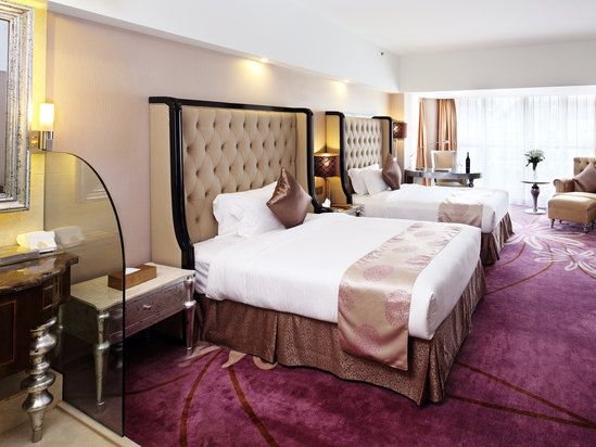 โรงแรมเคลย์ตัน (Clayton Hotel)0