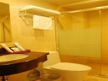 GreenTree Inn GuiLin Railway Station Hotel4