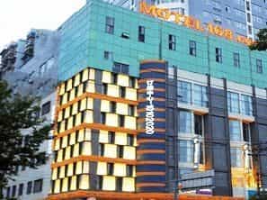 Motel168 Han Zheng Street Inn