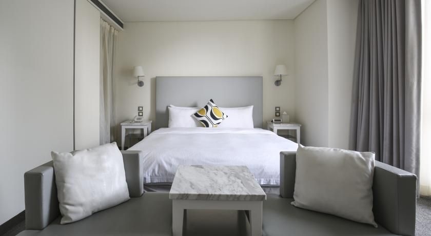 แอมเบียนซ์ โฮเต็ล (Ambience Hotel)4