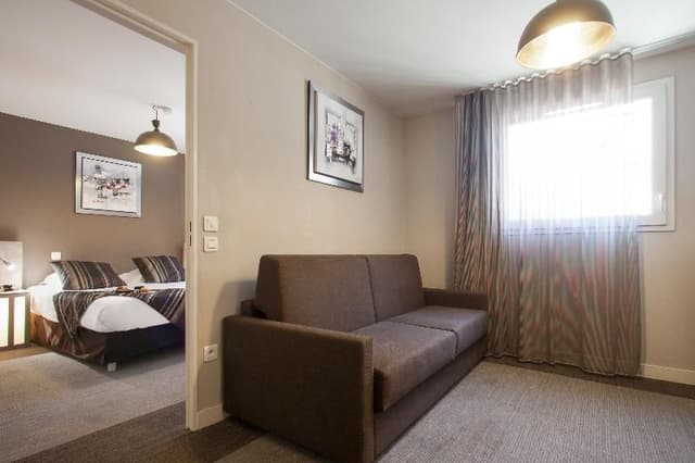 SUITE ONE BEDROOM