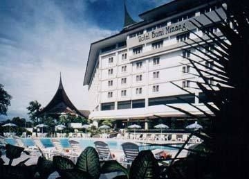 โรงแรมกีริอาด บูมิมินัง (Kyriad Bumiminang Hotel)0