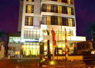 โรงแรมทราเวลโล่มานาโด โรงแรมทราเวลโล่มานาโด