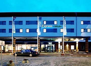 EXPRESS BY HOLIDAY INN0