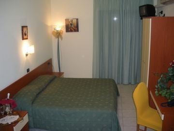 Hotel Leon1
