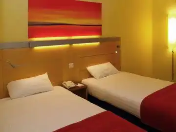 EXPRESS BY HOLIDAY INN EXPRESS BY HOLIDAY INN