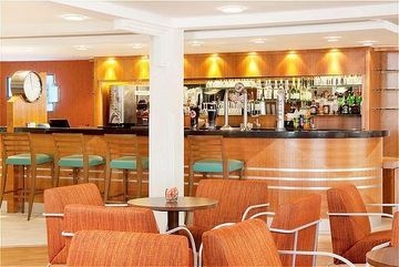 EXPRESS BY HOLIDAY INN4