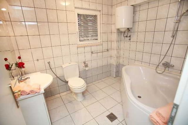 APARTMENT CAPACITY 4 TWO BEDROOMS