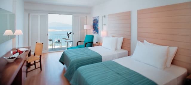 SINGLE LUXURY