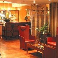 โรงแรมกาบาน (Hotel Cabane)1