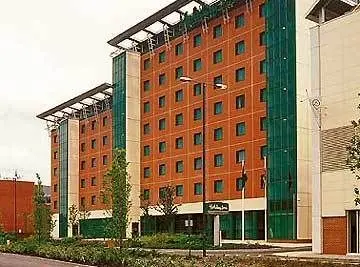HOLIDAY INN HOLIDAY INN