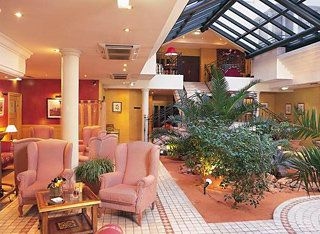 โรงแรมวิลลา โบมาร์เชส์ (Villa Beaumarchais Hotel)0