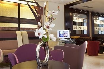 Clarion Collection Opera Pavillon1