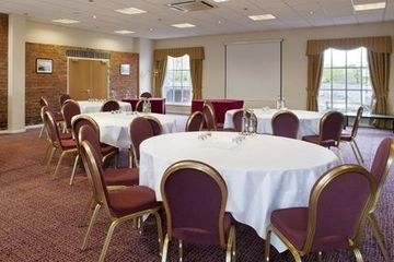 HOLIDAY INN ELLESMERE PORT/ CH3