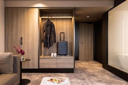 Superior Queen Suite with City and Garden View