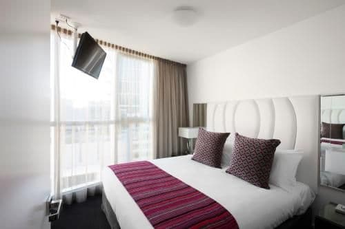 Two-Bedroom Apartment with Balcony and Water View