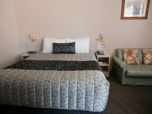 Premium Queen Room with Spa Bath