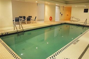Holiday Inn Express Hotel & Suites Surrey3