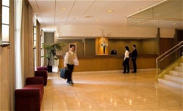 Holiday Inn & Suites Vancouver Downtown4
