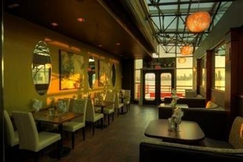 Lonsdale Quay Hotel2