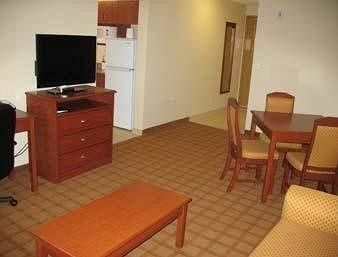 SUPER 8 ABBOTSFORD BC3