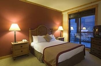 First Tracks Lodge - Whistler4