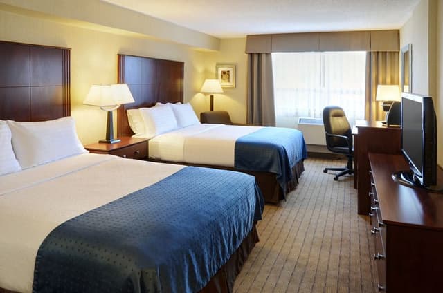 DOUBLE TWO DOUBLE BEDS