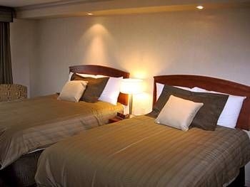 Sandman Hotel Suites & Spa Winnipeg Airport2