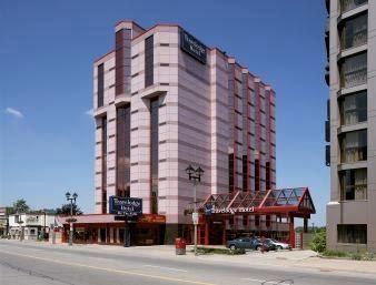 TRAVELODGE HOTEL BY THE FALLS1