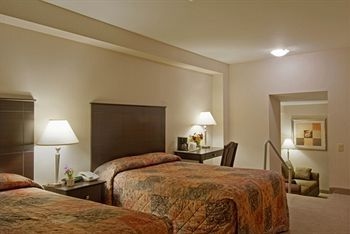 EconoLodge Downtown Toronto4