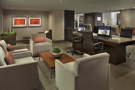 Hilton Toronto Airport Hotel and Suites1