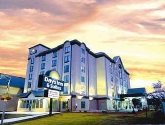 DAYS INN & SUITES - NIAGARA FALLS, CENTRE ST., BY THE FALLS DAYS INN & SUITES - NIAGARA FALLS, CENTRE ST., BY THE FALLS