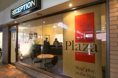 Mayfair Plaza Motel4