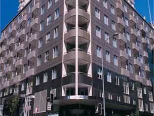 Oaks Maestri Towers
