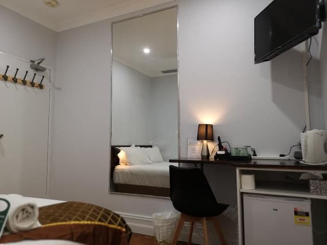 DOUBLE WITH SHARED BATHROOM