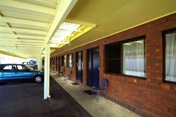 Country Pathfinder Motor Inn0