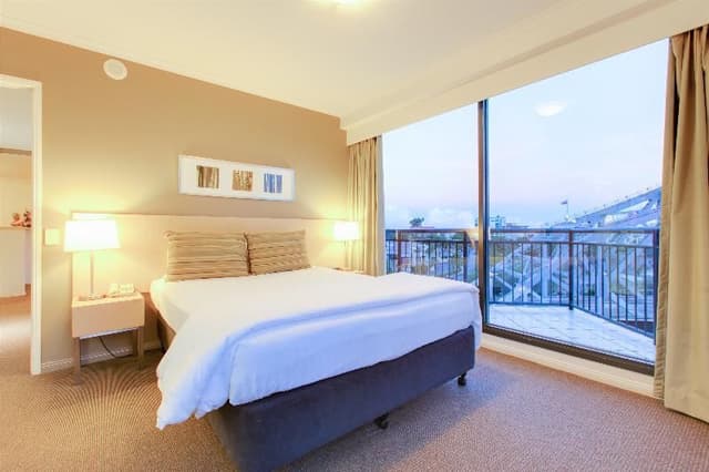 DOUBLE QUEEN SIZE BED