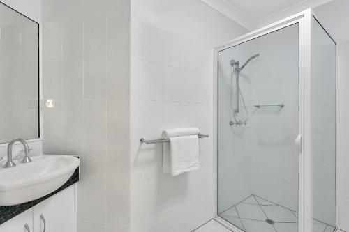 บีชฟรอนท์ อพาร์ตเมนต์ส ออน ทรินิตี้ บีช (Beachfront Apartments on Trinity Beach)2