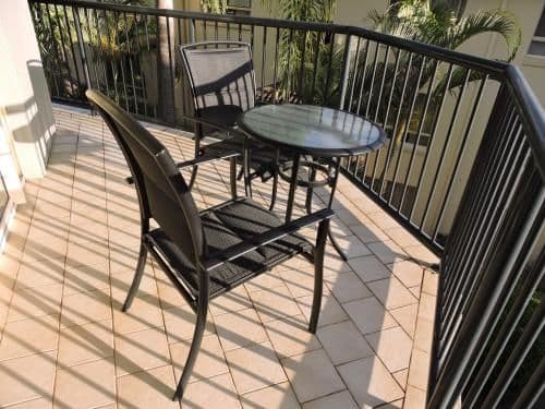 One-Bedroom Apartment with Balcony and Garden View