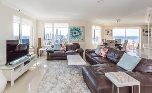 Two Bedroom Apartment with Ocean View - Renovated