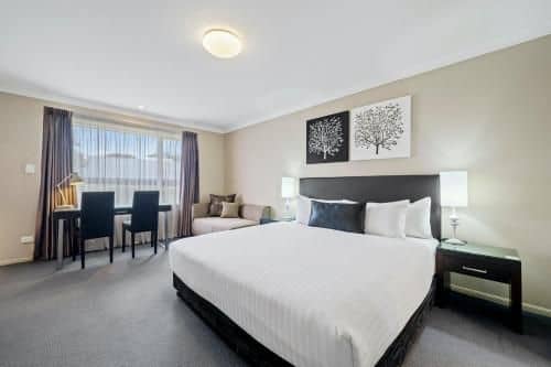 BEST WESTERN PLUS Ambassador on Ruthven Motor Inn BEST WESTERN PLUS Ambassador on Ruthven Motor Inn