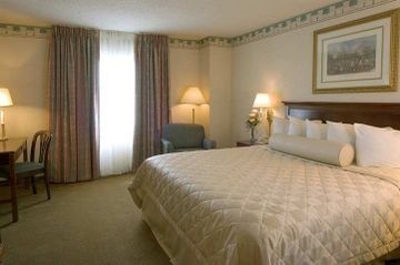Embassy Suites Dulles Airport2